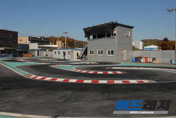 źJ-Raceway.jpg