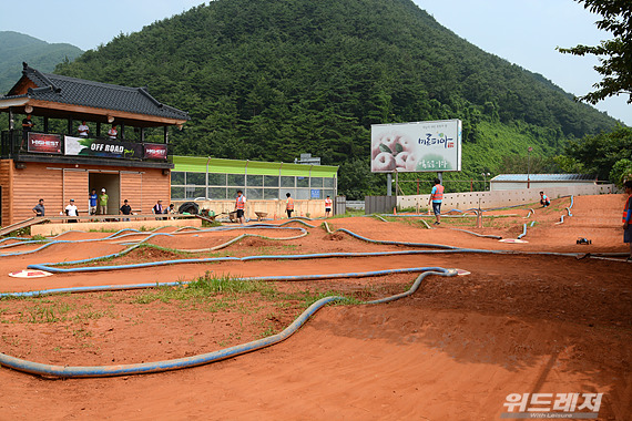 ������Ƽ Ȳ���˾�.jpg